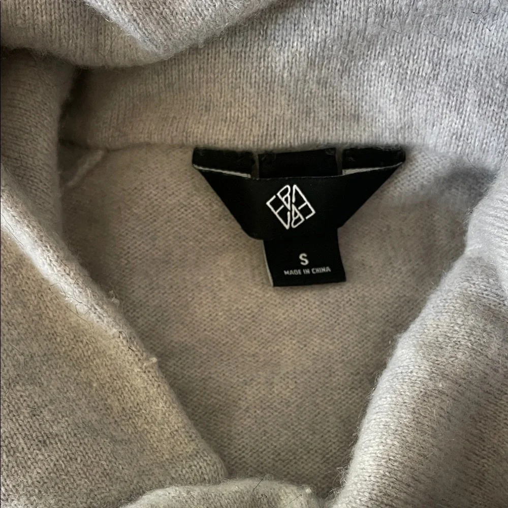 Eddie Bauer 100% cashmere Cozy Gray Hoodie and Jogger Set - Picture 2 of 16